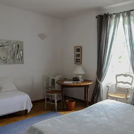 Maison D'hotes Domaine De La Rhue Holiday home *